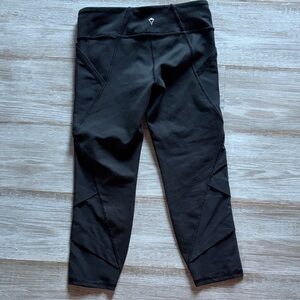 ivivva by lululemon | kids blk mesh capri leggings size 10